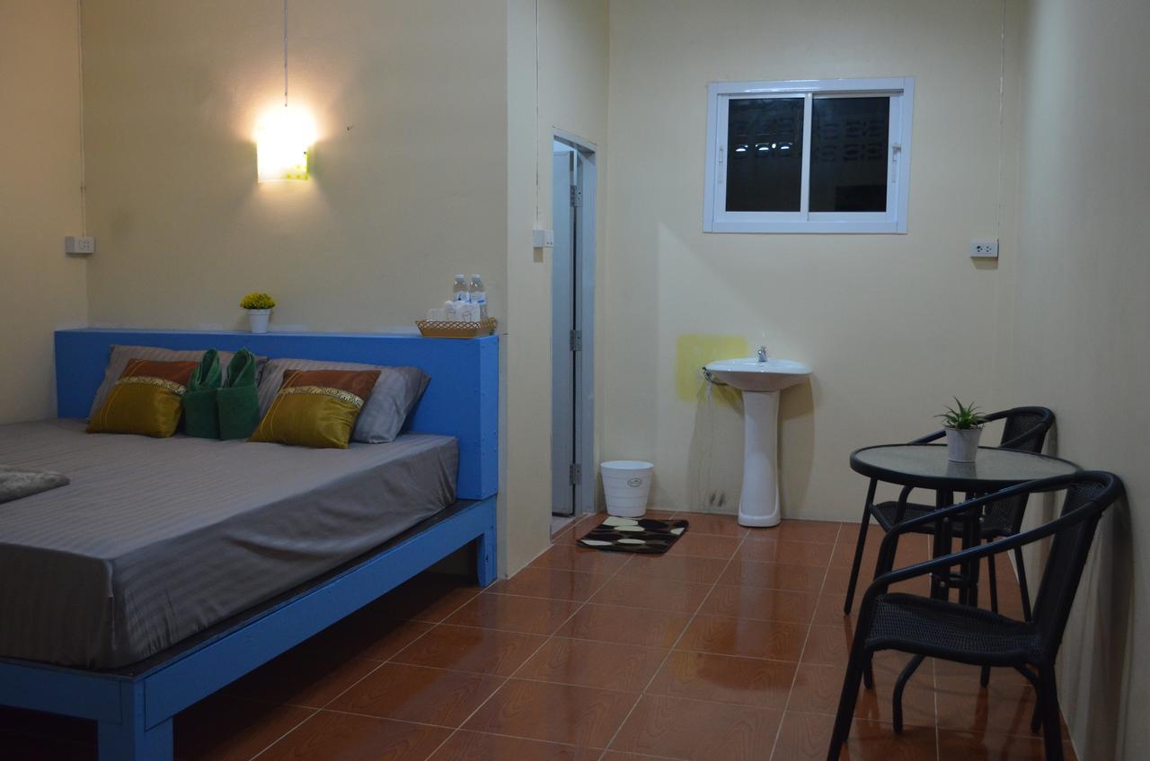 Blue House Bungalow เกาะลันตา ภายนอก รูปภาพ