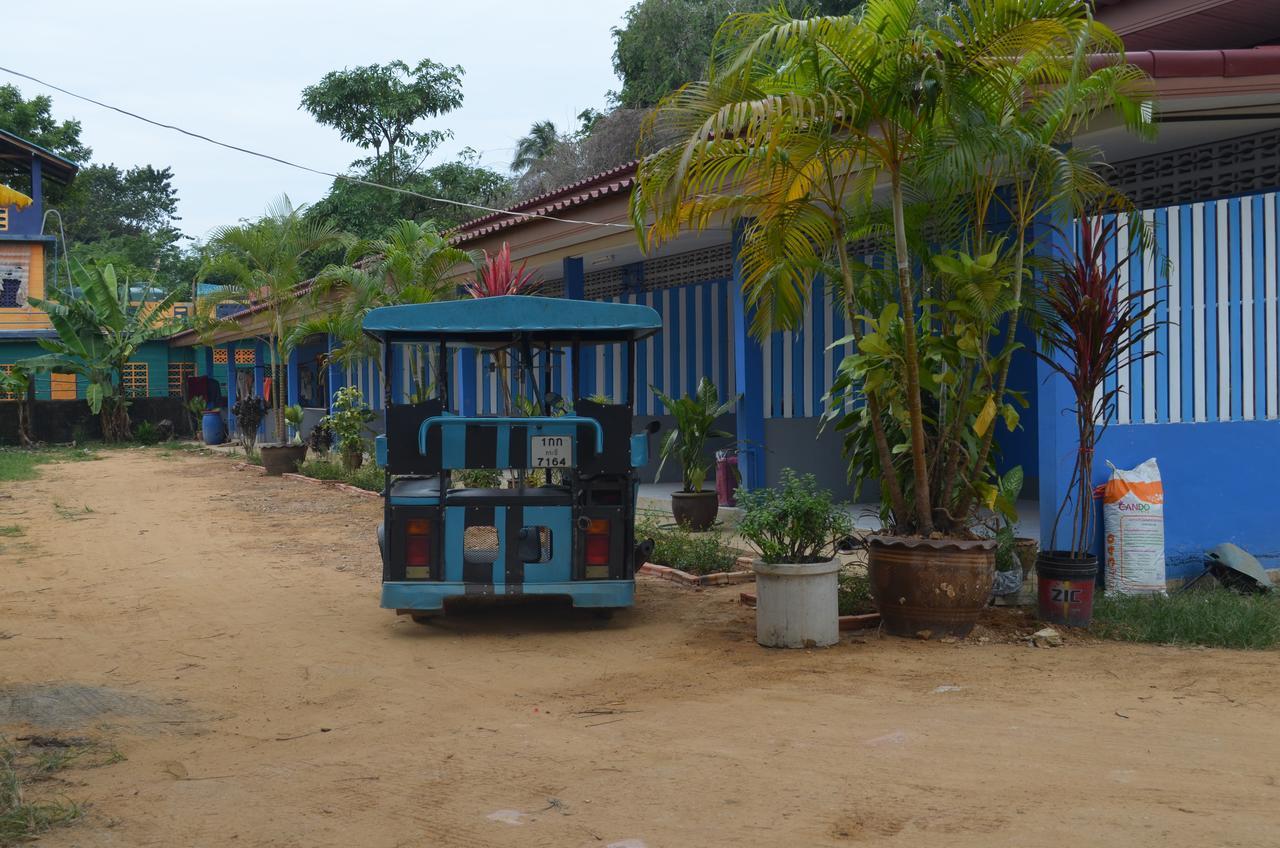 Blue House Bungalow เกาะลันตา ภายนอก รูปภาพ