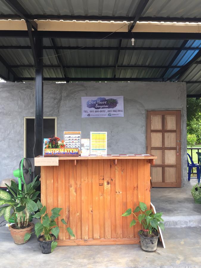 Blue House Bungalow เกาะลันตา ภายนอก รูปภาพ
